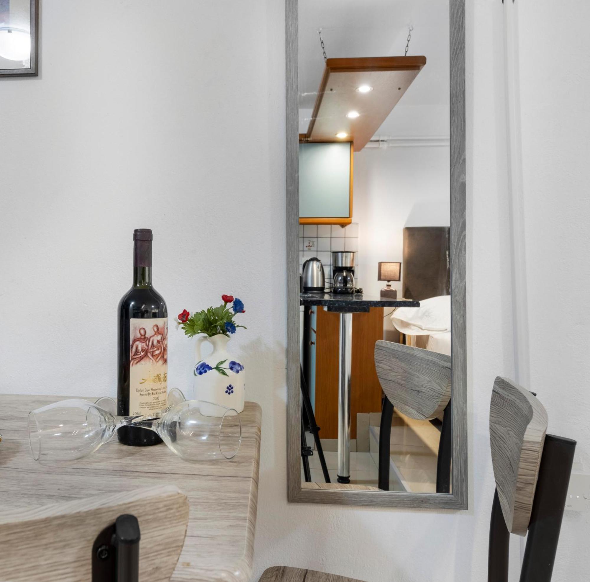 Central Studio In Downtown Ираклион Экстерьер фото