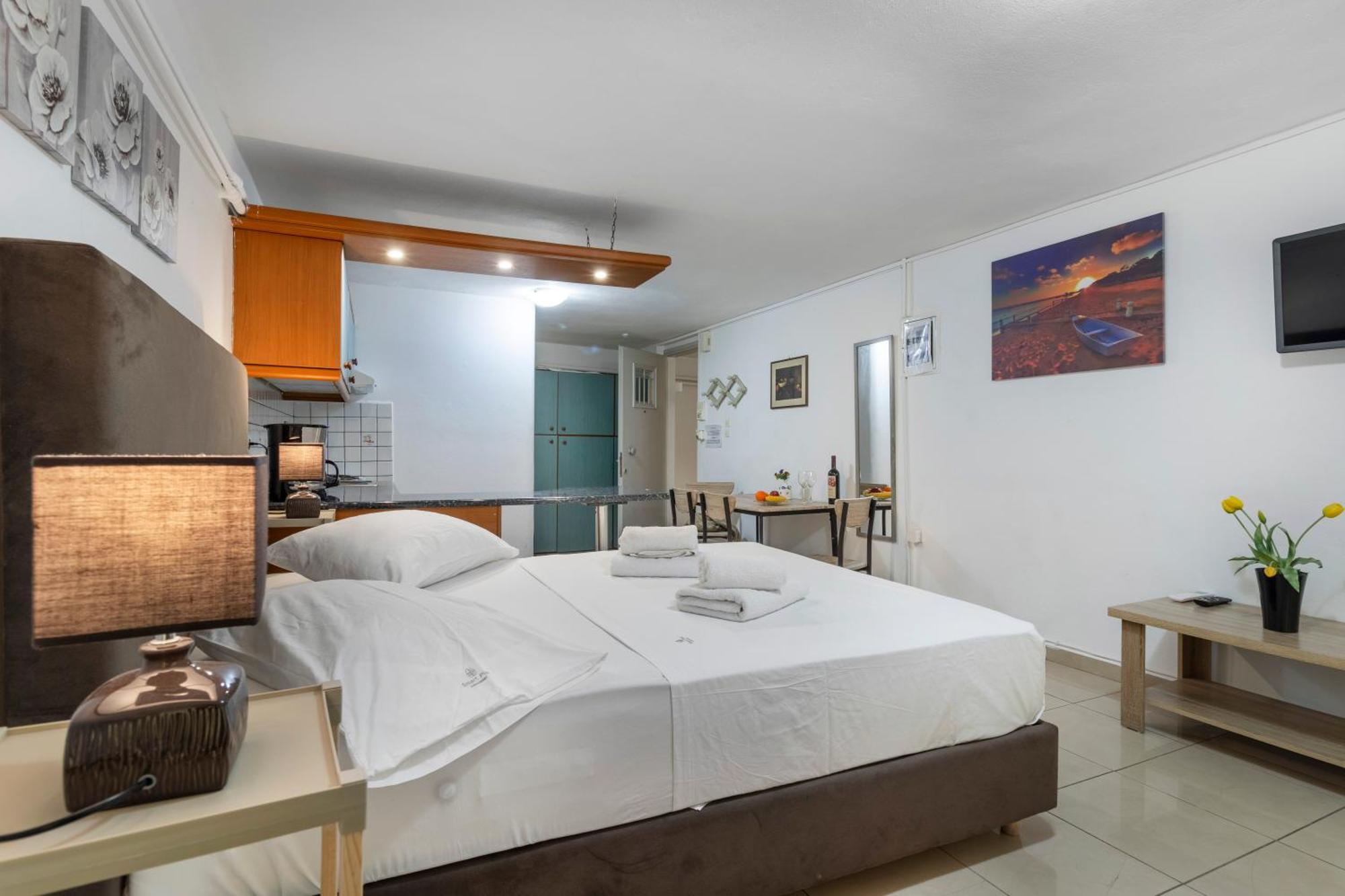 Central Studio In Downtown Ираклион Экстерьер фото